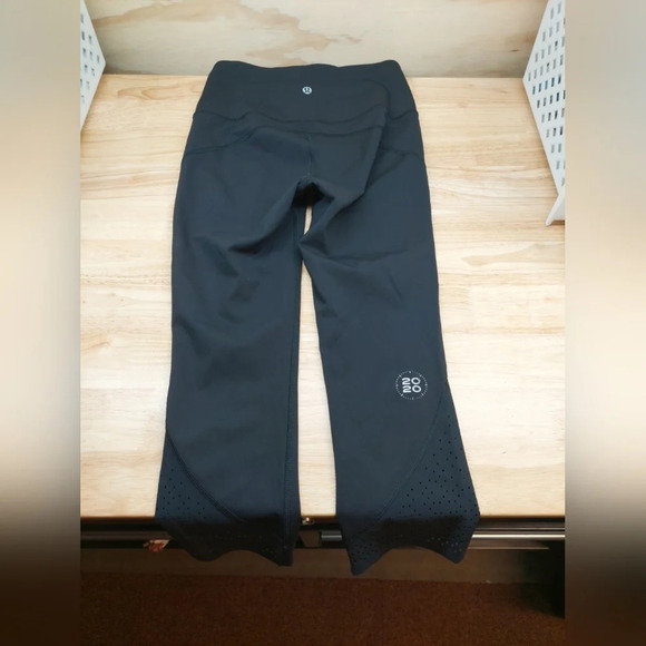 Lululemon Anew black perforated high rise leggings size 4 Athleisure Yoga - Picture 10 of 11